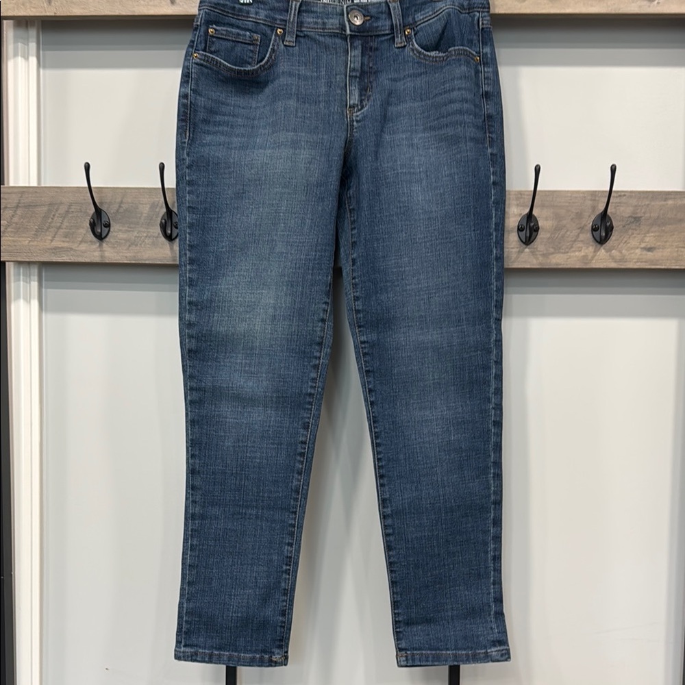 NWOT!! Classic Blue Women's Jeans